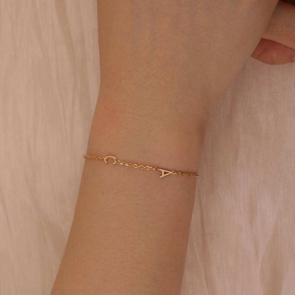 Cazador Custom Initial Letter Women's Bracelets Stainless Steel A-Z Alphabet Heart Personalized Bracelets Jewelry Birthday Gift