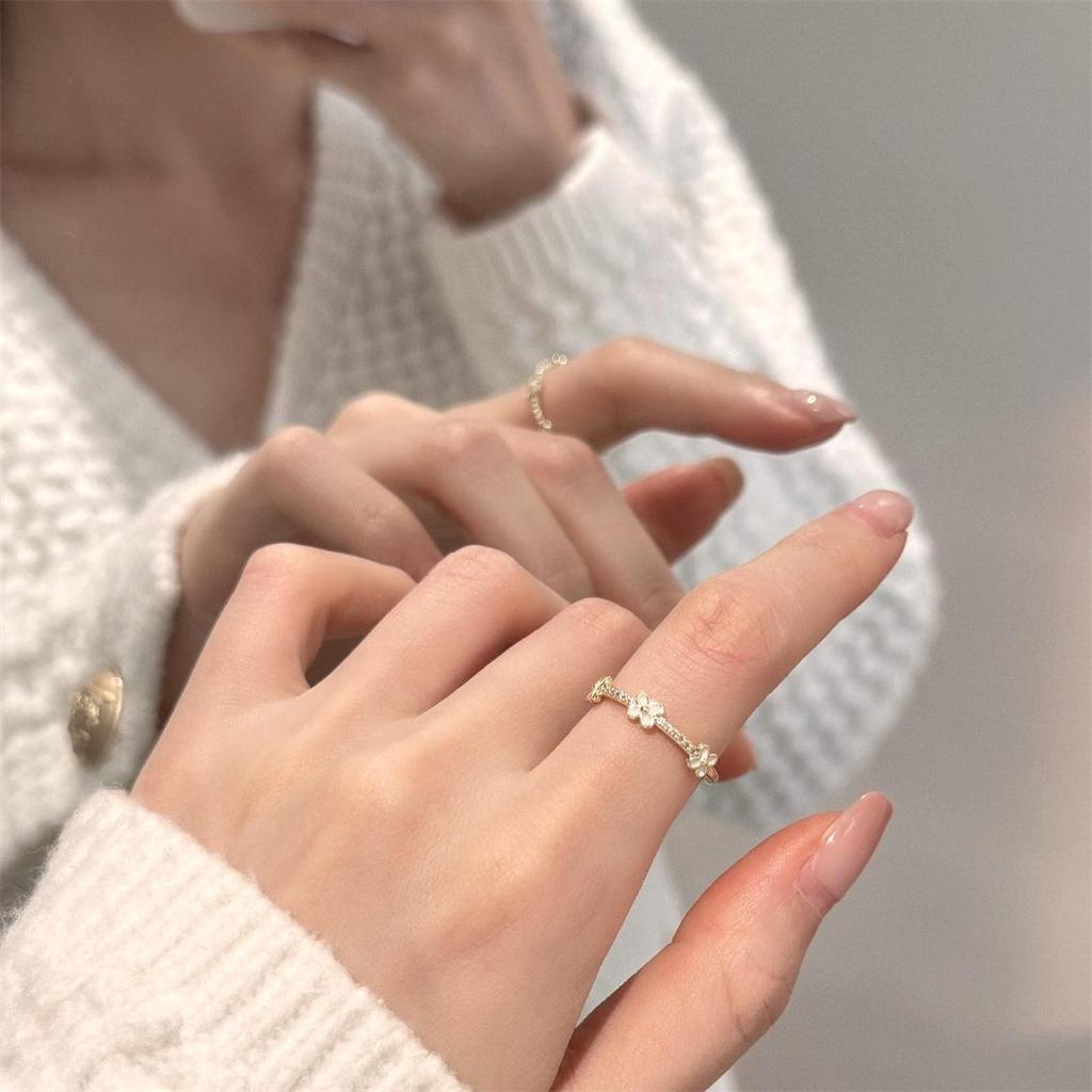 Эмаль, капельная глазурь, бабочка и перламутр, серебряное кольцо - элегантные, не тускнеющие женские украшения