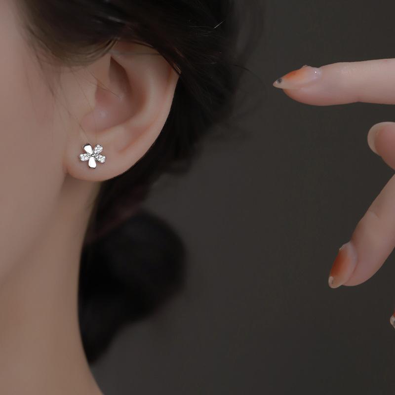 Серьги-гвоздики с цветком Женские летние серьги Niche Design Темпераментные серьги с цветущей вишней