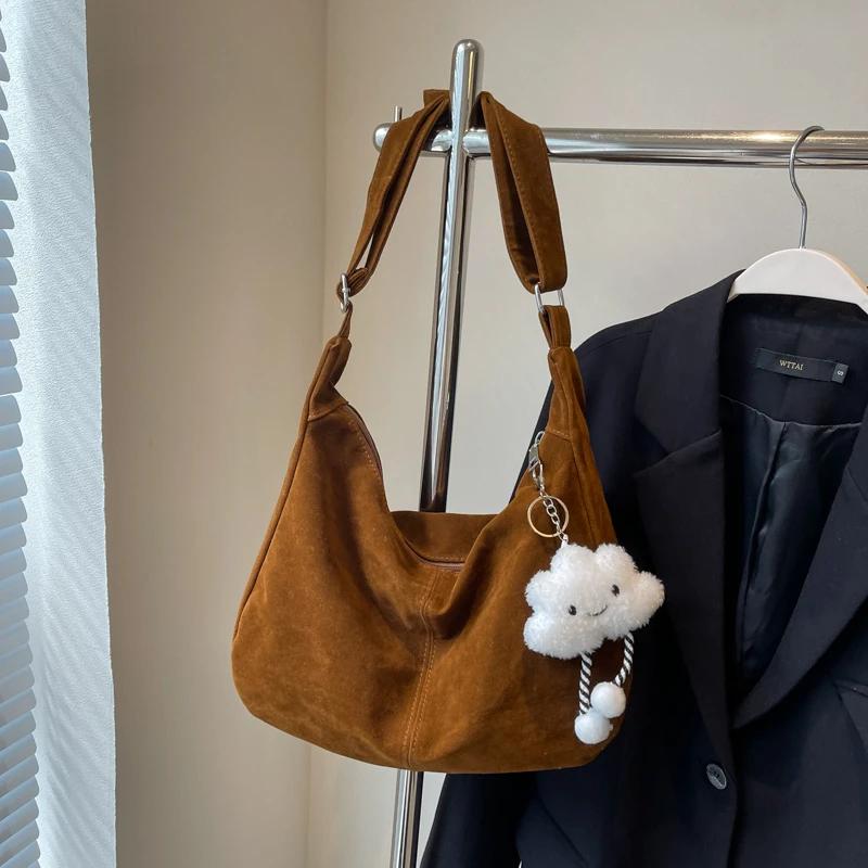 Матовая женская сумка кроссбоди  большой вместимости  сумка на плечо с маятником  нишевый маленький дизайн  ретро