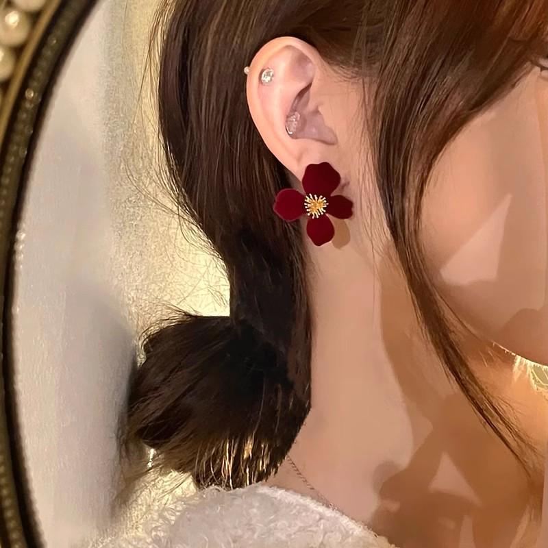 Вайб острой девчонки: 2025 Милые и Крутые Нишевые Серьги-кисточки - Шикарный и Стройнящий Длинный Дизайн