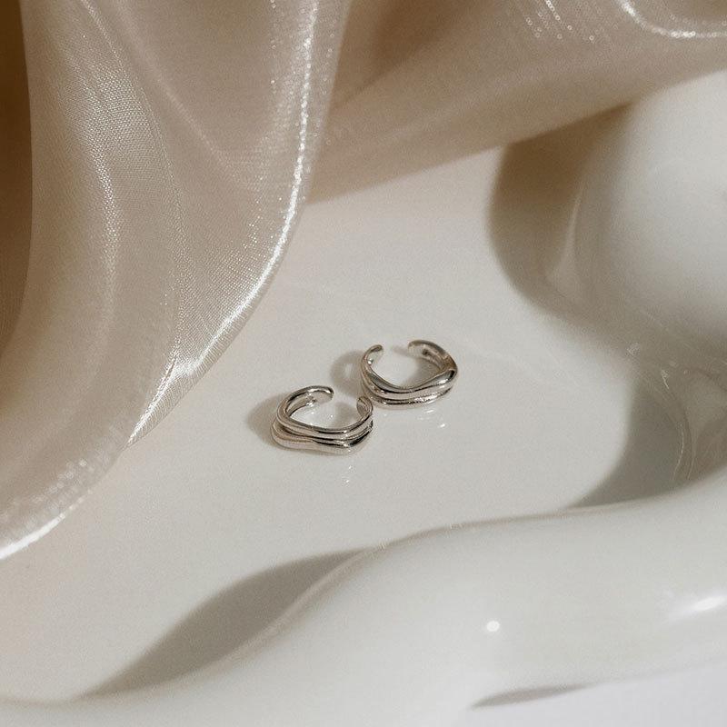 Двухслойные геометрические клипсы для ушей, маленькие и холодные, стильный дизайн, ощущение индивидуальности без сережек для прокалывания ушей для женщин