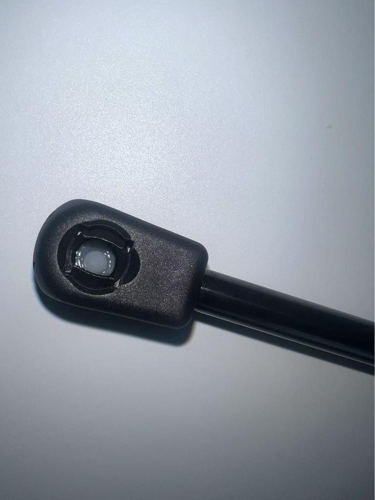 EG21-62-620C & EG21-63-620C car trunk lift supports for MZ-CX7.