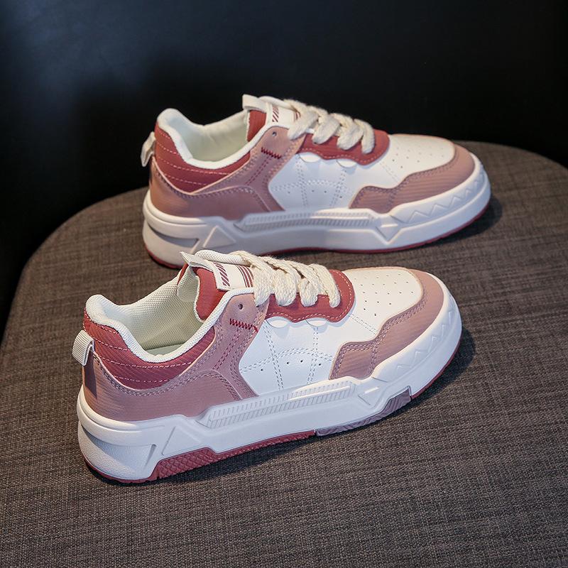 Модные маленькие белые туфли женские весна 2024 новый стиль студенческие уличные туфли-клепки для отдыха