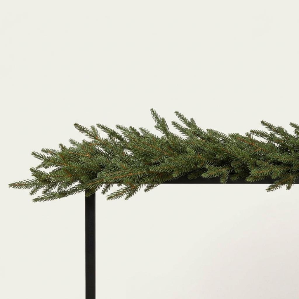 Spruce Nature Garland