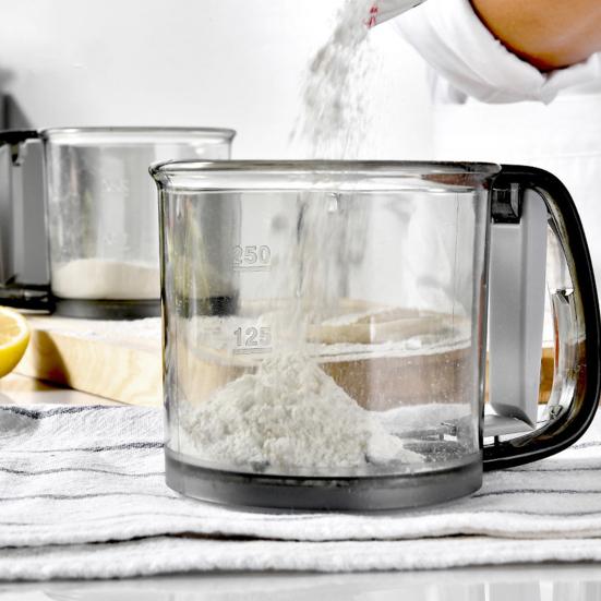 Flour Sifter Fine Mesh Baking Sieve Ergonomic Handle Flour Strainer Baking Tool for Sugar Cocoa Powder
