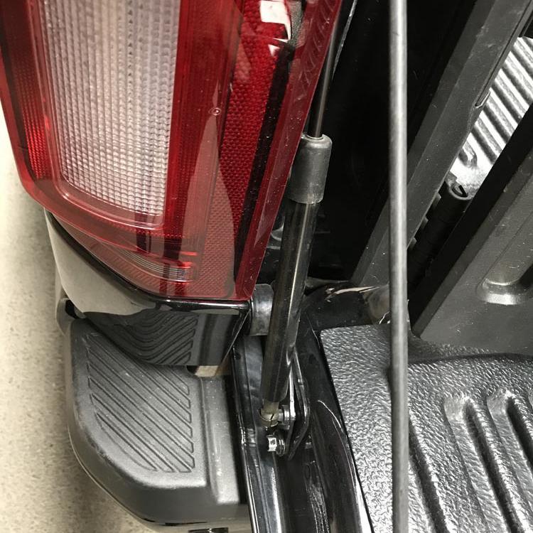 Модификация гидравлического замедлителя опускания задней двери Ford Raptor F150