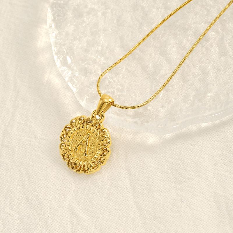 New fashion titanium steel letter pendant, clavicle chain, round embossed design necklace, personalized versatile men and women