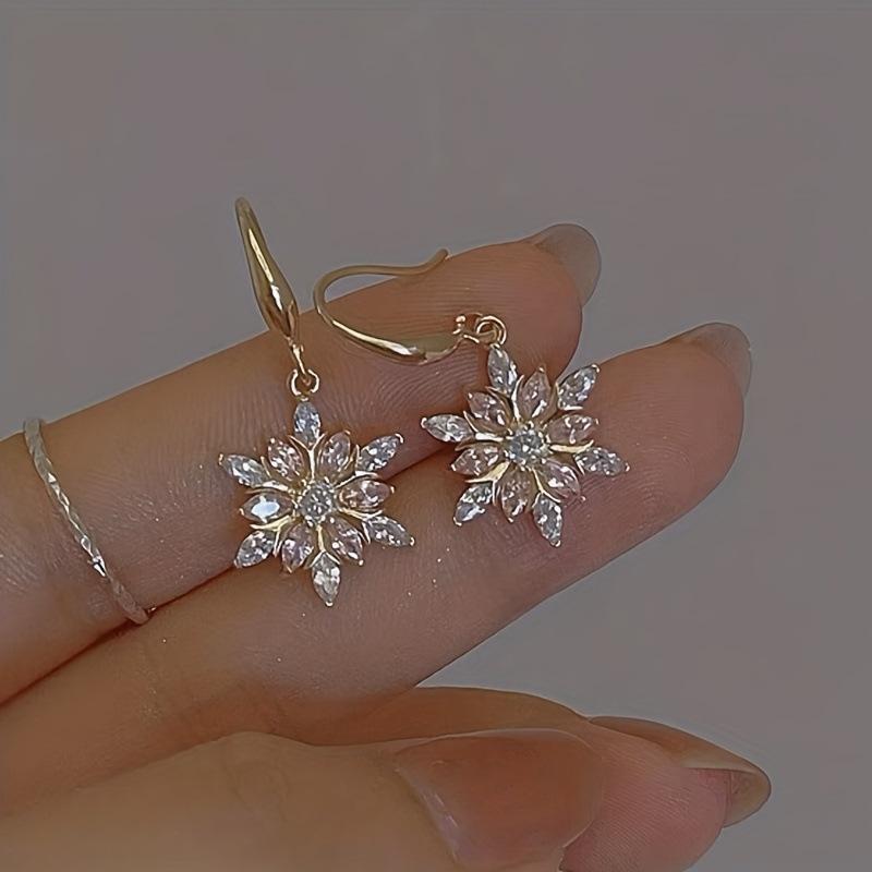 Стильные и элегантные рождественские серьги-снежинки Европейские и американские женские серьги