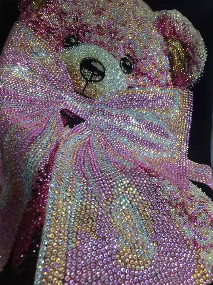 Милый свитшот большого размера из плотной ткани с мишкой: Средней длины, свободный крой и стройнящий силуэт для осени/зимы