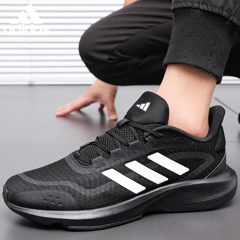 Adidas Легкие беговые кроссовки Черный Воин
