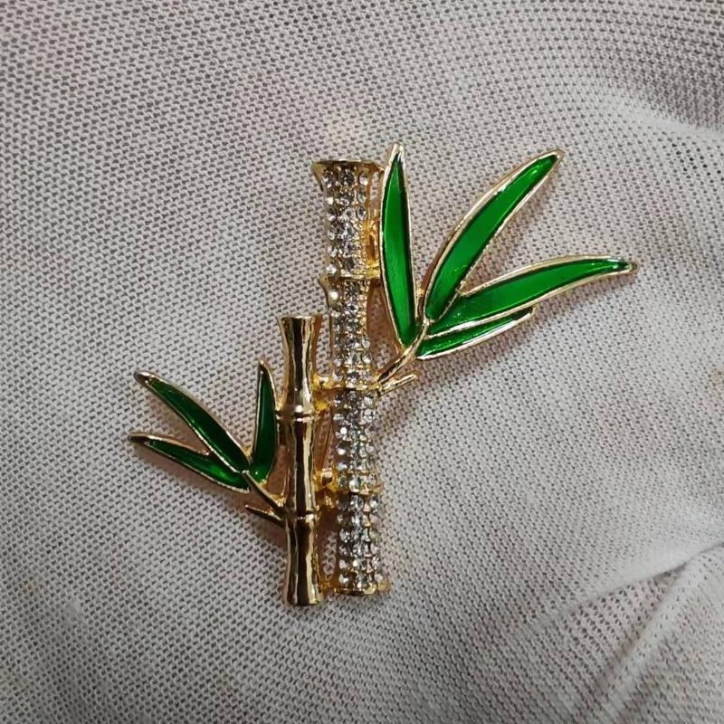 Brooch High-End Niche Silk Scarf Buckle Alloy Diamond Coat Pearl Corsage Pin Accessories