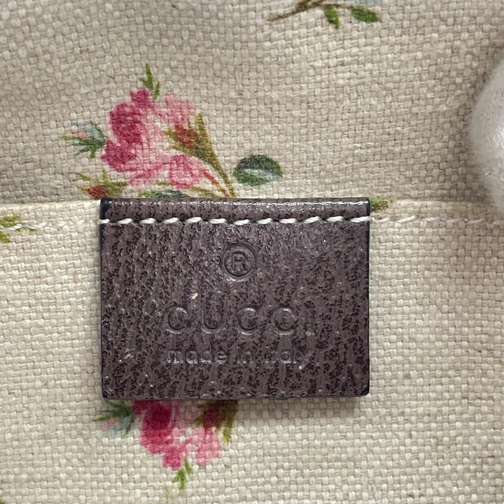 GUCCI / Brown / Shoulder Bag / GG Canvas / Model Number 676466/ WOMEN