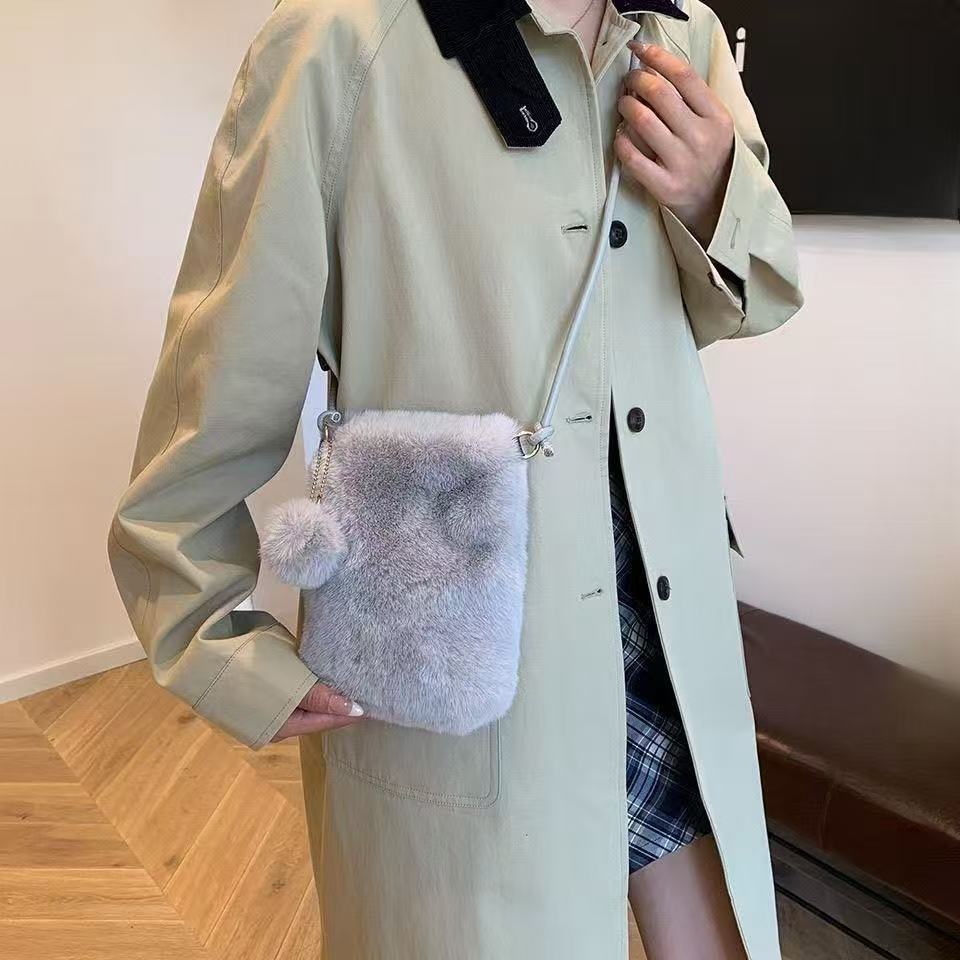 Новая плюшевая сумка через плечо для женщин, мини-плюшевый кошелек однотонного цвета, милый и универсальный для монет, чехол для мобильного телефона