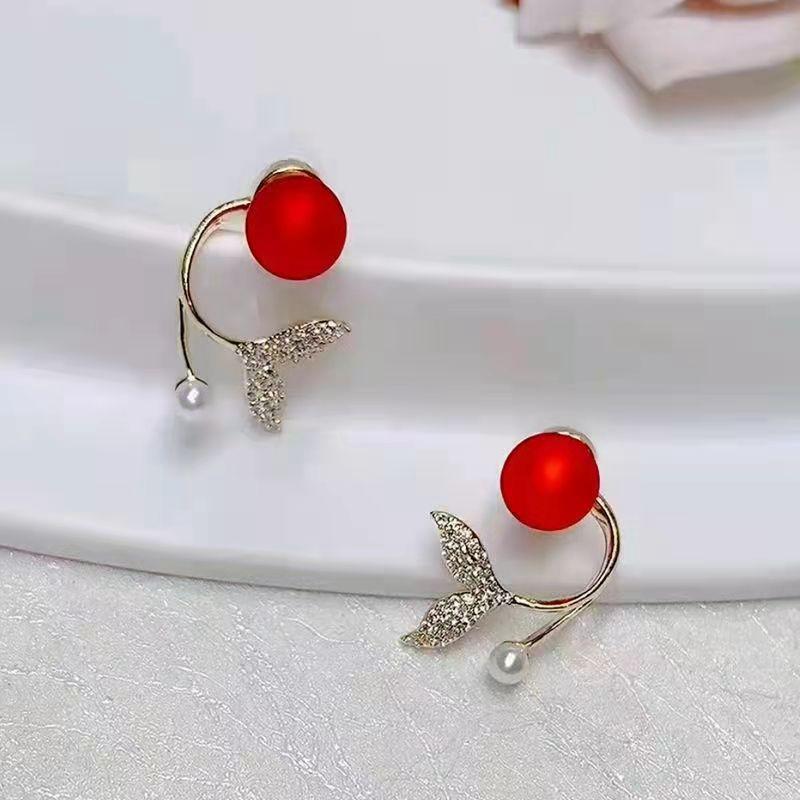 Корейские Новые Серьги-гвоздики в Стиле Легкой Роскоши с Фианитом и Жемчугом в Форме Рыбьего Хвоста для Женщин, Модные, с Кристаллами, Имитацией Жемчуга, Милые, Украшения для Девочек