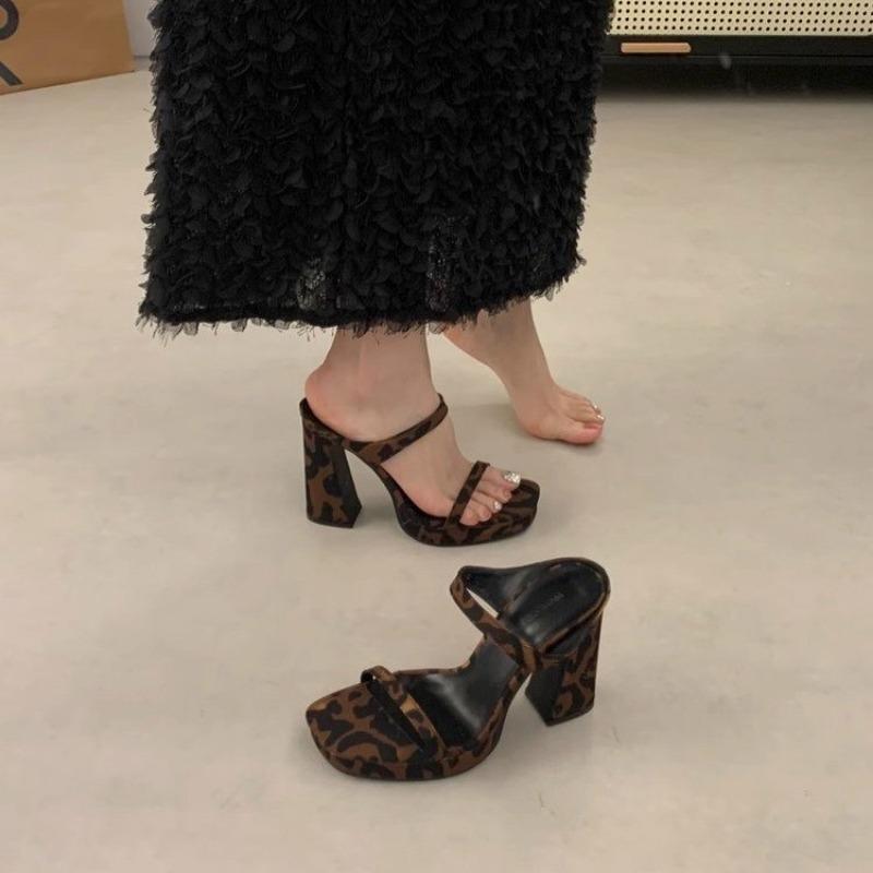 Summer Leopard Print Beautiful High Heel Sandals Femininity Word with Thick Heel Outside Wear Waterproof Table Open Toe Cool Slippers