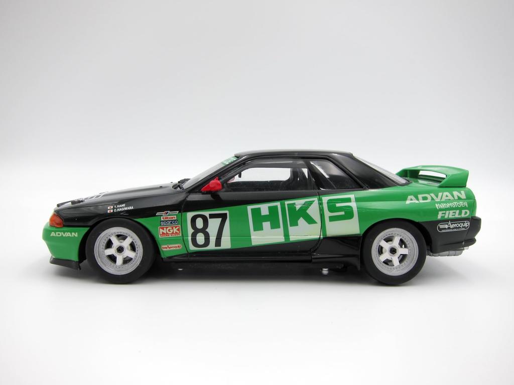 Inch Up Series HKS SKYLINE Plastic Model 1/24 No.304 (Skyline GT-R [BNR32 Gr.A Specification] 1992)