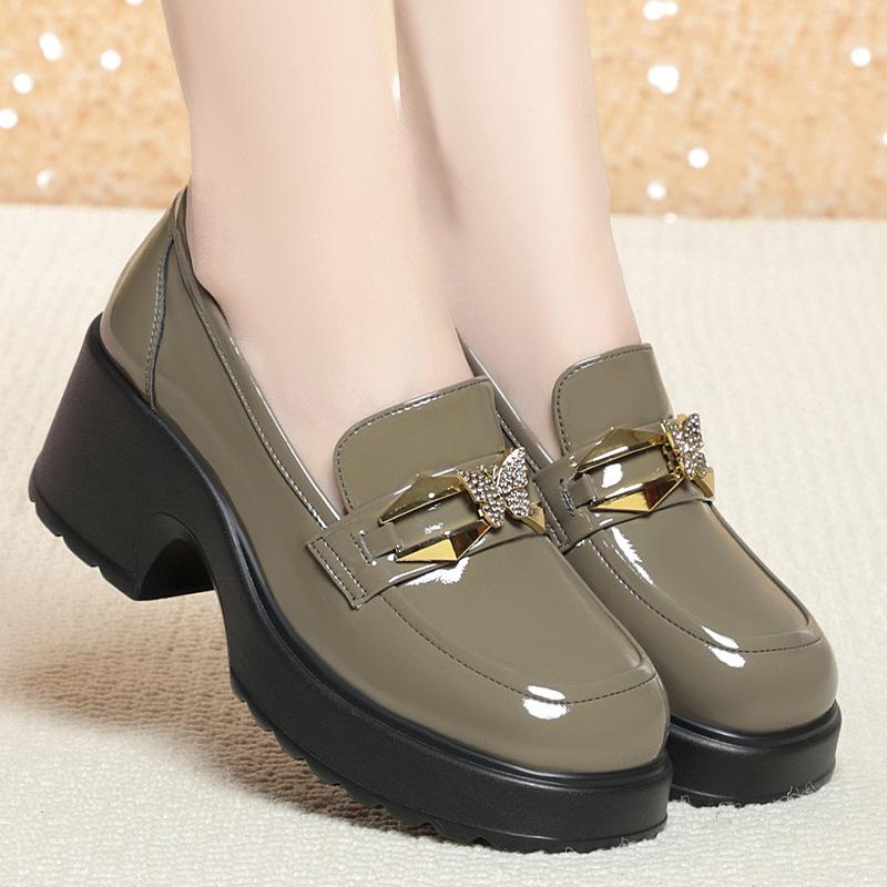 Модные 6 см Туфли на платформе в винтажном британском стиле Женские лоферы Весна 2024 Весна Средний каблук Яркие кожаные туфли для офиса Мама