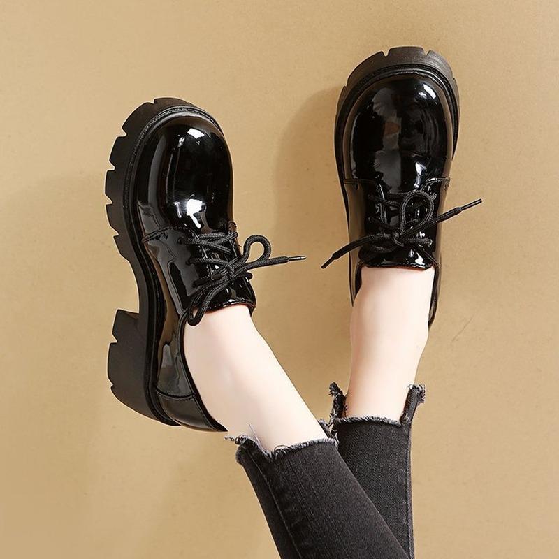 Женская обувь на платформе, повседневная прогулочная обувь из лакированной кожи в британском стиле на массивном каблуке, женские лоферы