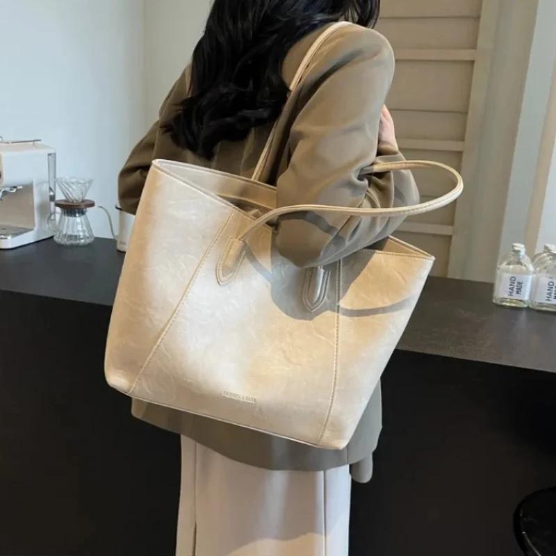 Retro PU Solid Large Capacity Shoulder Bag for Women  Elegant Shoulder Bag  Versatile Travel Bag  High-end Texture  New