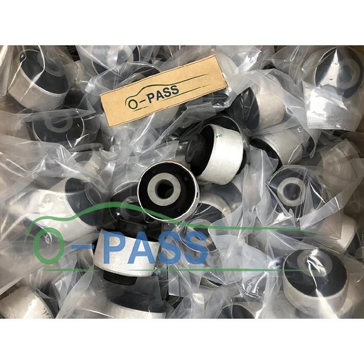 Нижний передний рычаг Маленькая втулка Для NISSAN Juke Leaf TEANA Altima Murano Maxima Pulsar INFINITI ESQ JX QX60 54560-JN02A