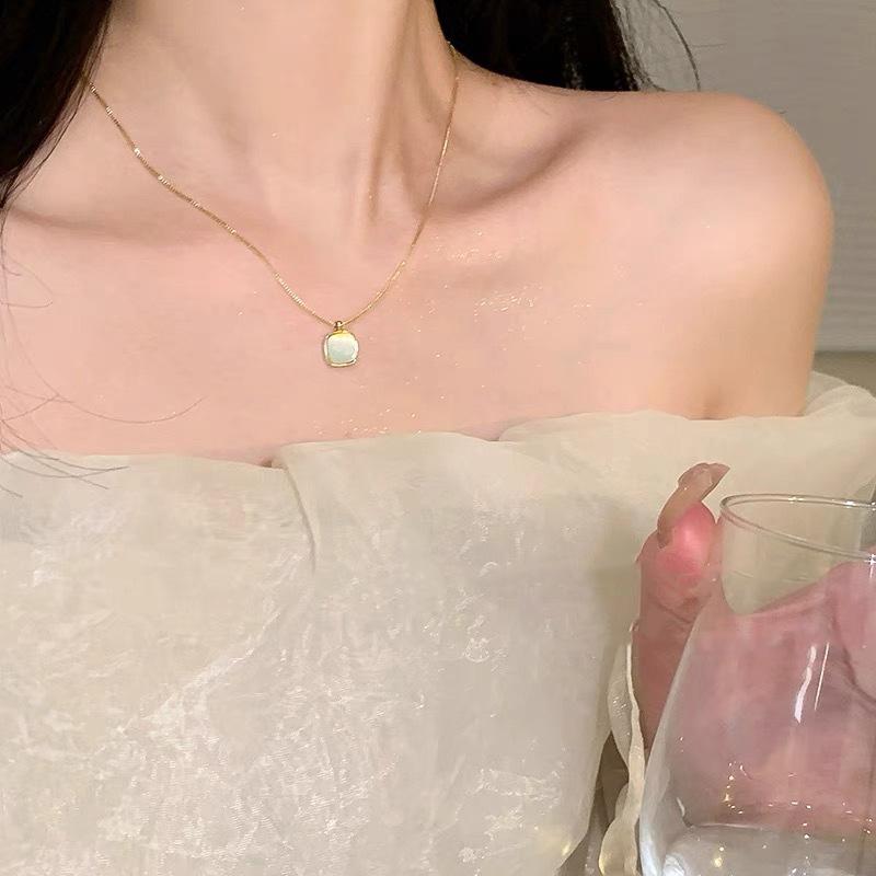 Простой темперамент Золотое колье-бини женское