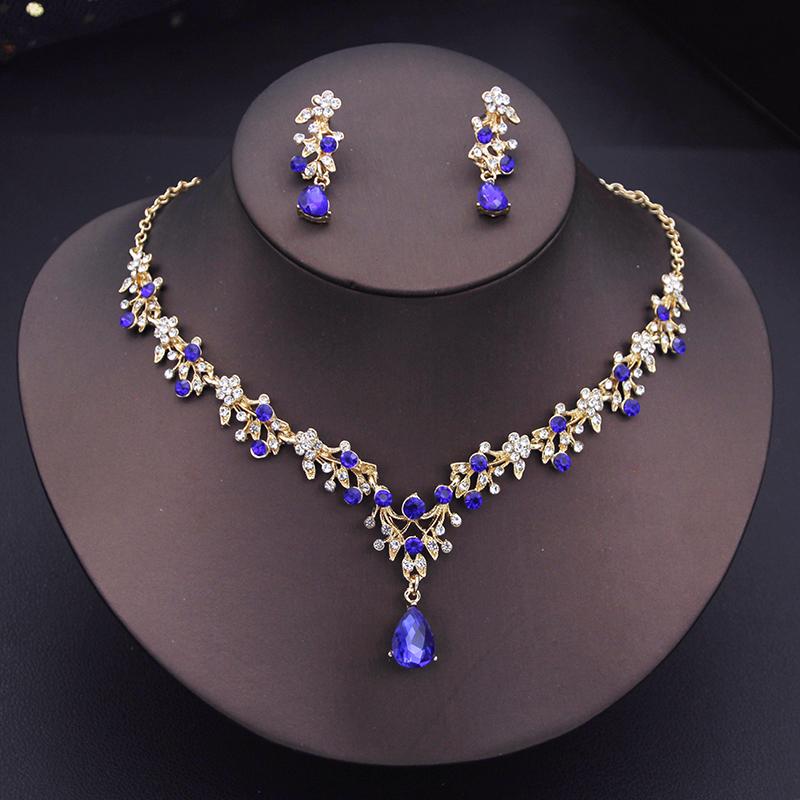 Exquisite Dangle Earrings and Necklace for Women Elegant Jewelry Set Flower Design Shining Rhinestone Necklace Set Wedding