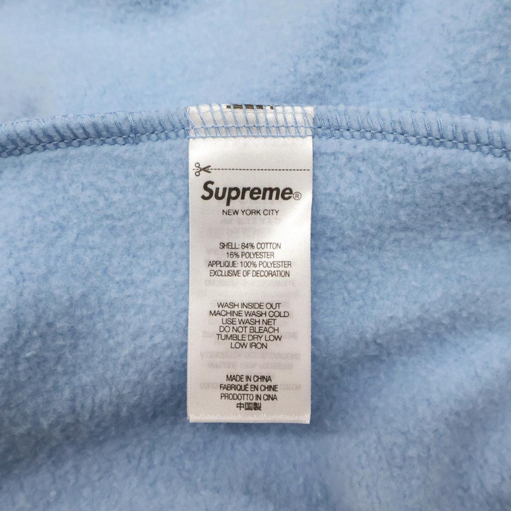 Supreme Свитшот с капюшоном и атласной аппликацией, светло-голубой