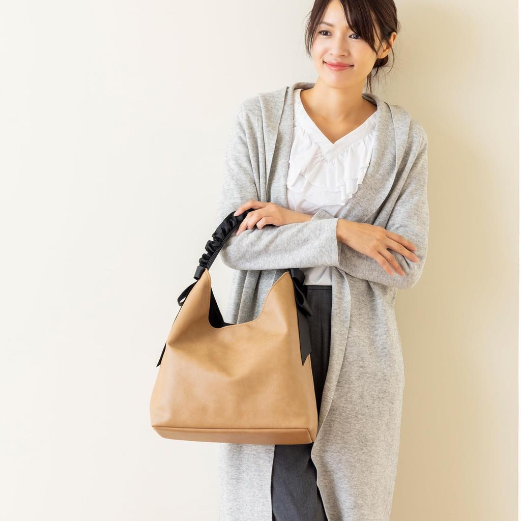 Kagonomori Women's Lightweight Faux Leather Shoulder Bag with Ruffles, Perfect for Adults, All Seasons, Model 505-23 (Beige)