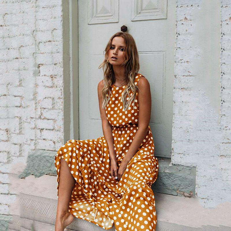 Стильное женское платье макси без рукавов в горошек, идеально подходящее для летних пляжных каникул