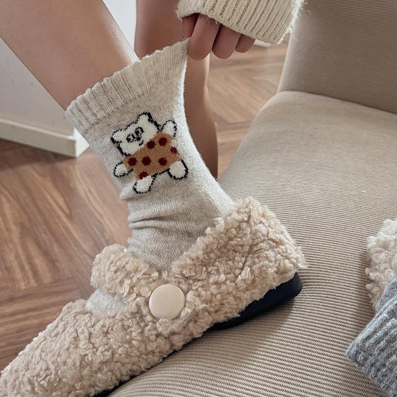 Dancing Bear Autumn and Winter Thickened Warm Wool Socks for Girls, Girls' School Wind Tube Socks