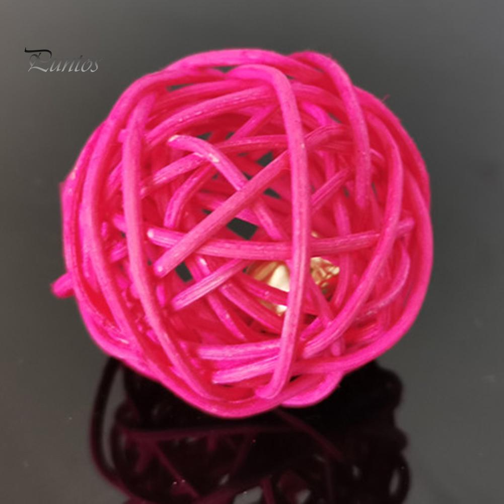 Разноцветный ротанговый мячик-жевалка со звуком и колокольчиком для кошек и котят