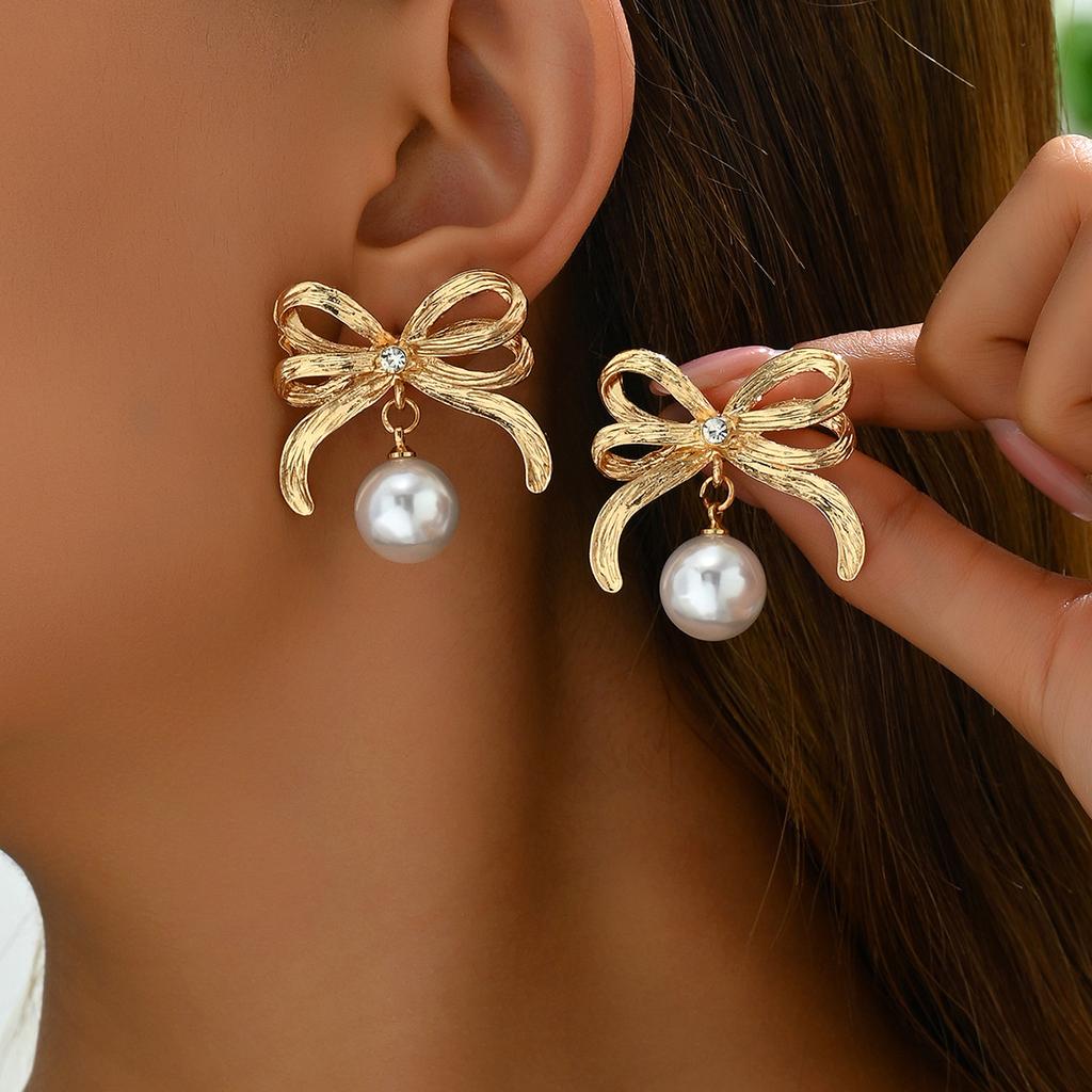 Новые серьги-бантики, женские серьги-гвоздики с инкрустацией из жемчуга, универсальные серьги высокого класса