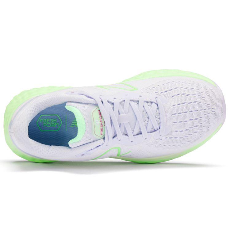 New Balance Женские кроссовки New Balance Fresh Foam Evoz V2, светло-серый с зеленым, WEVOZLG2