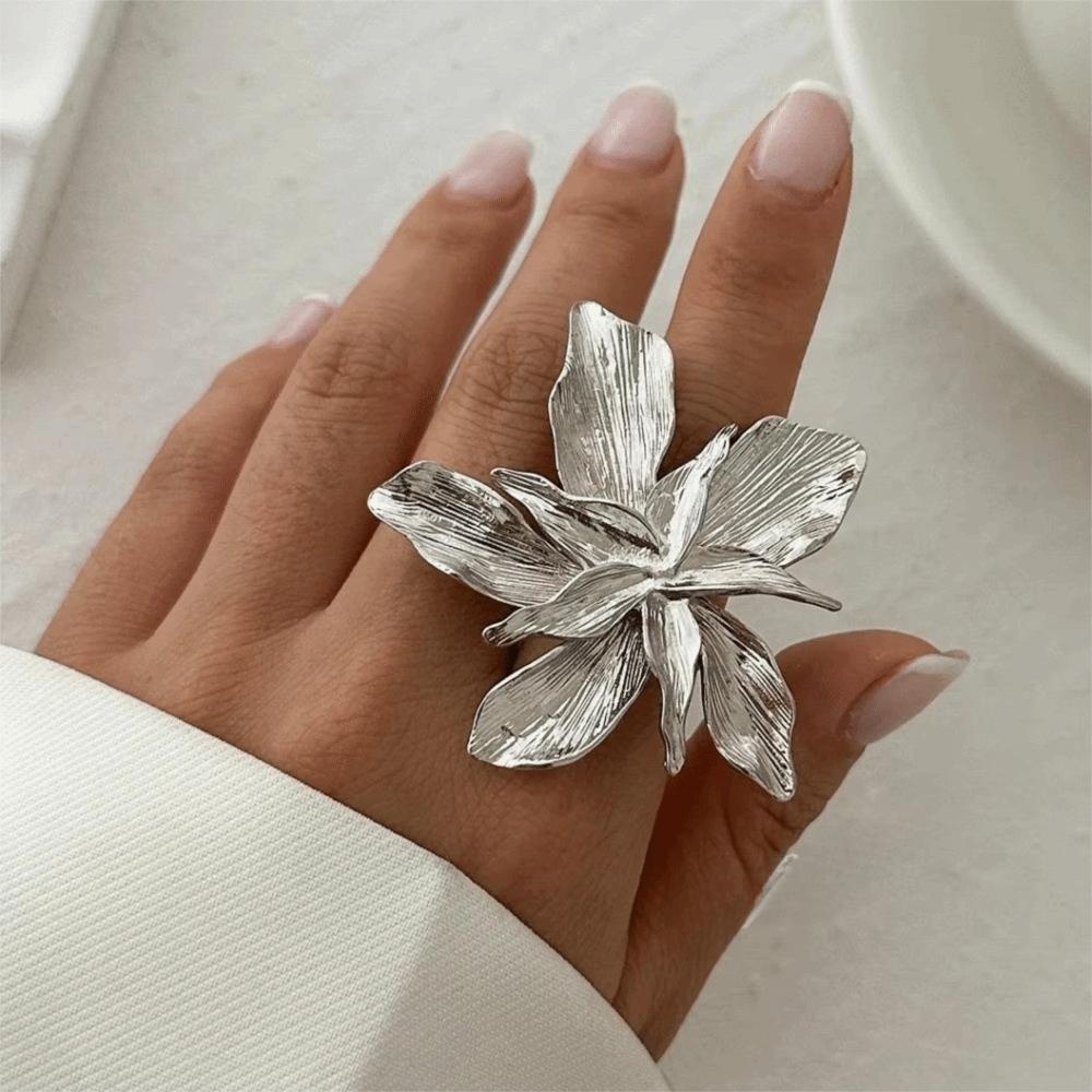 Adjustable Gold Big Floral Ring Zinc Zinc Alloy Irregular Geometric Petal Ring Metal Flower Ring Party
