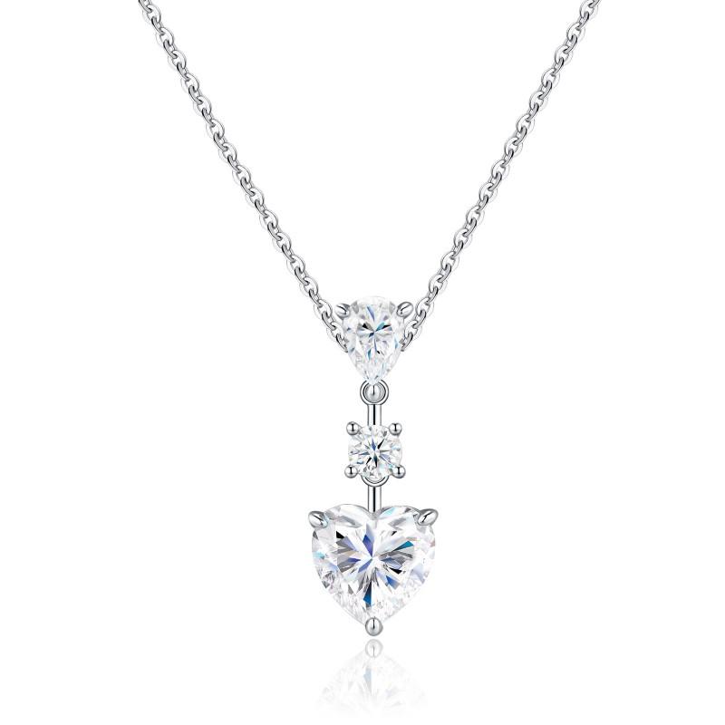 Heart Pendant Long Clavicle Chain Moissanite Light Luxury Womens Fashion Necklace