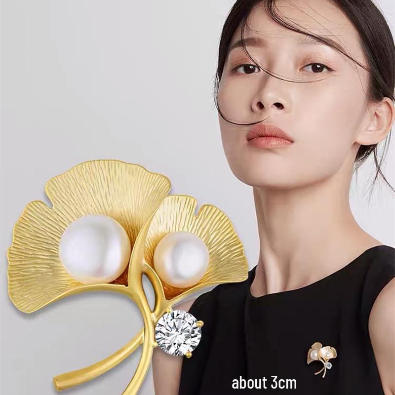 High-End Alloy Brooch with Pearl Imitation and Rhinestone Corsage Pin - Fashion Accessory