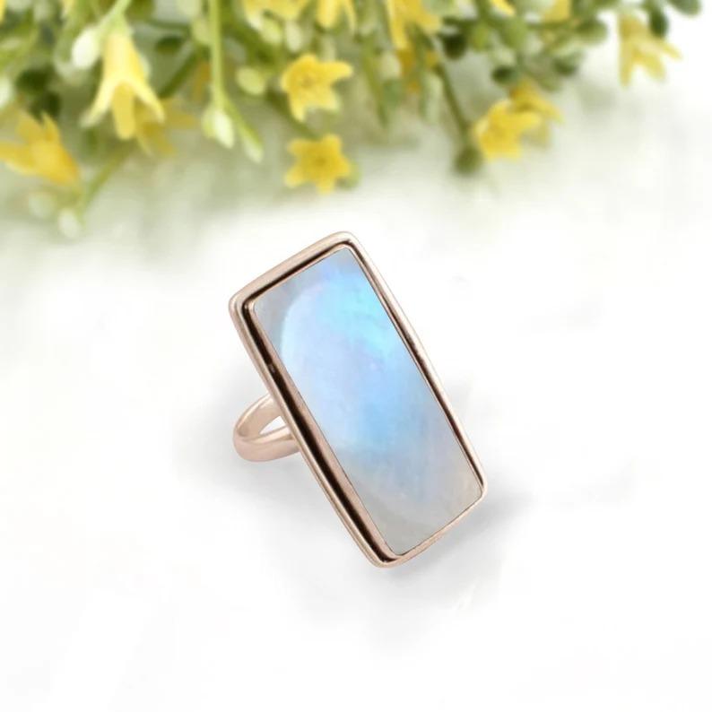 Кольцо с большим прямоугольным драгоценным камнем из лунного камня, кольцо ручной работы, дизайнерское кольцо, эффектное кольцо, кольцо для праздничной одежды, подарок для нее