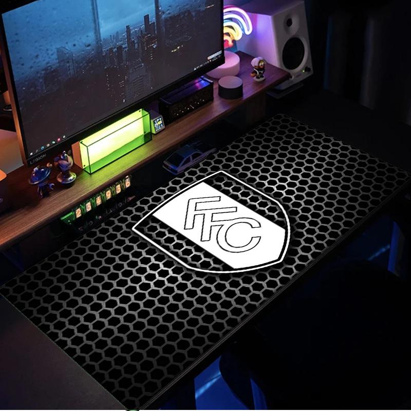 Fulham Crest Design Mouse Pad, Rubber Base, Mouse Pad for Gamers and Office Use, Gaming Desk , Easy To Clean Mat Christmas fan gifts