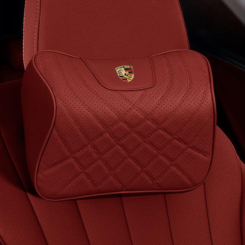 Комплект комфорта для автомобиля Porsche: Подголовник, поясничная поддержка и подушка сиденья для комфорта шеи и спины в Cayenne, Macan, Panamera, 718 и Taycan.