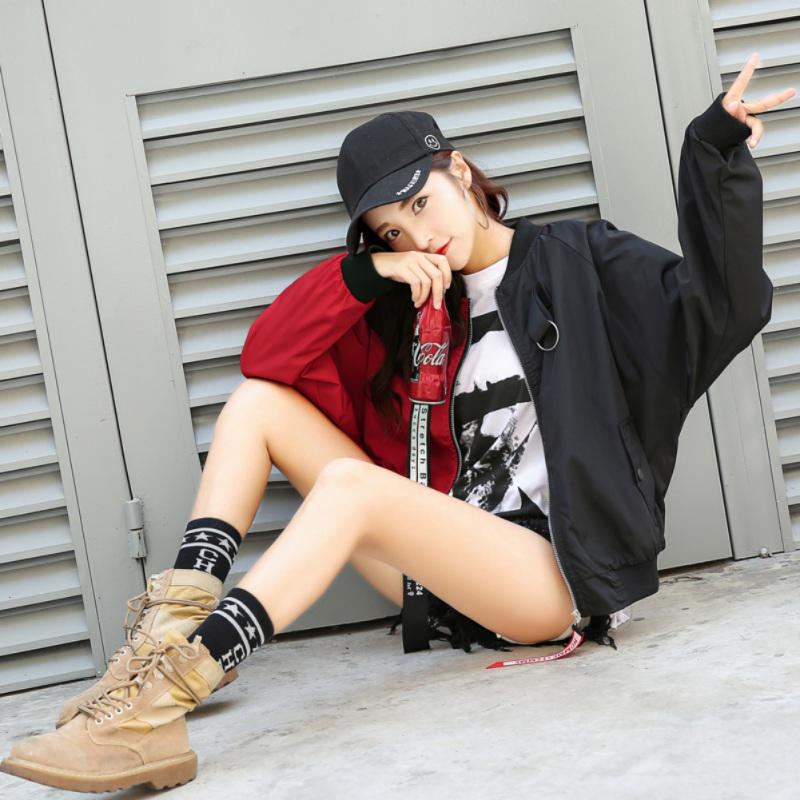 Женский двухцветный бомбер с лентой