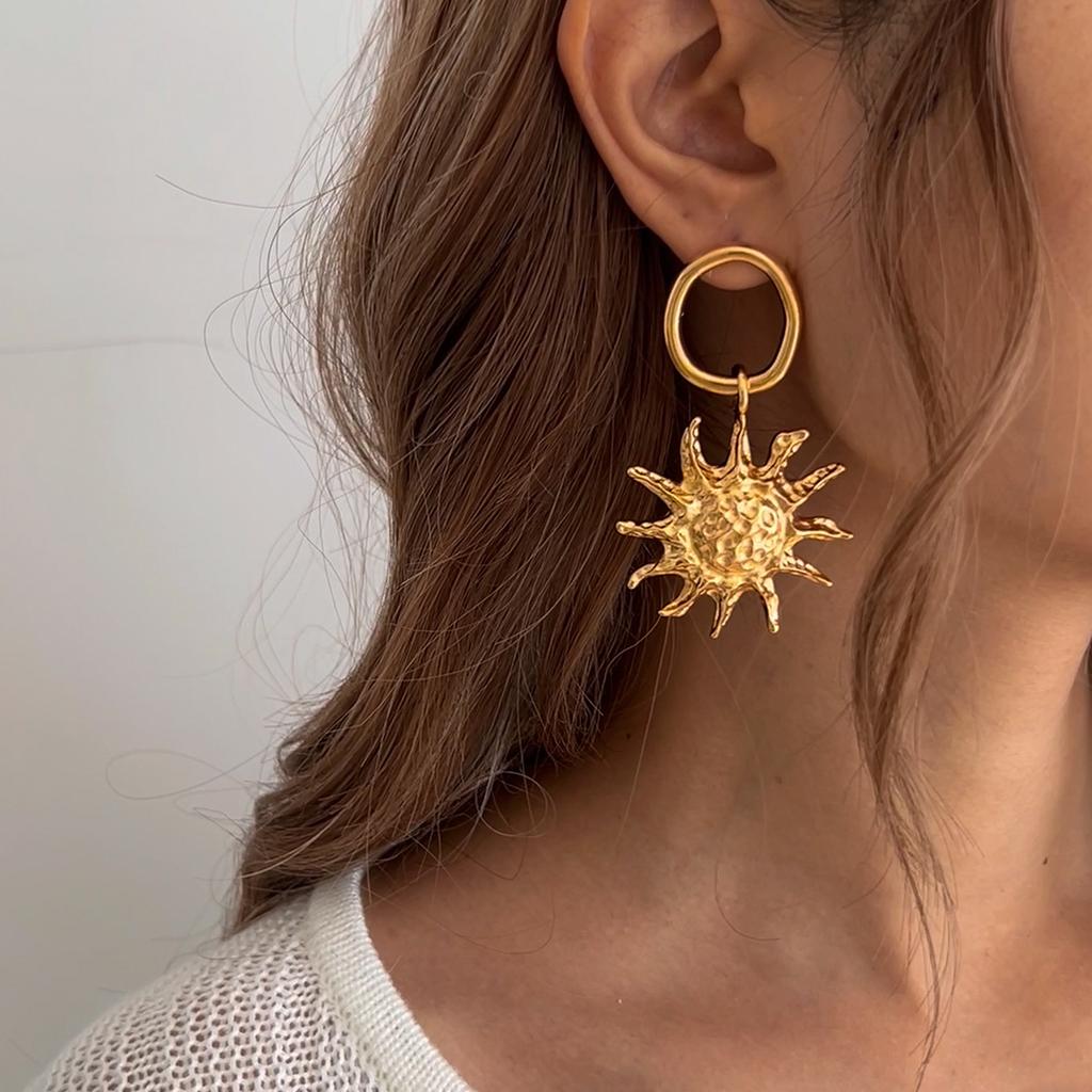 Модные средневековые украшения Mangstar Alloy French Sun Personality Trendy Women's Earrings Sun Flower Earrings