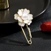 Women's Light Luxury Design Elegant And Sweet Camellia Flower Brooch Fashionable And Versatile Niche Design Sense Flower Brooch
