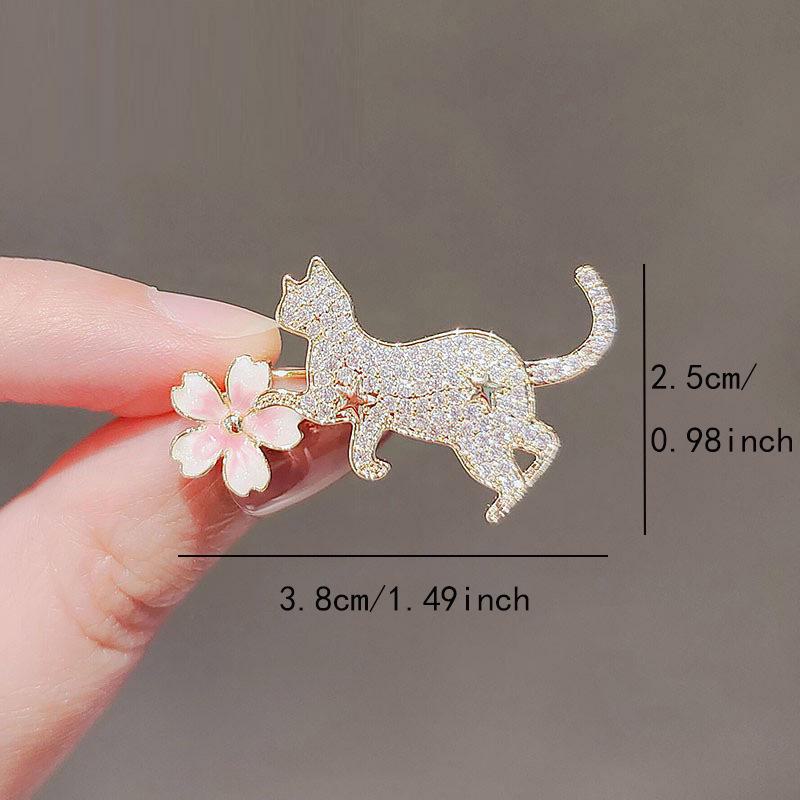Summer Anti-Exposure Brooch: Fashionable and Luxurious Collar Pin for Women.