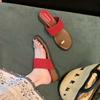 Модные женские шлепанцы на одно слово 2025 лето новинка уличные дышащие сланцы с перемычкой между пальцев на танкетке плоская обувь модное увеличение роста сандалии слипоны