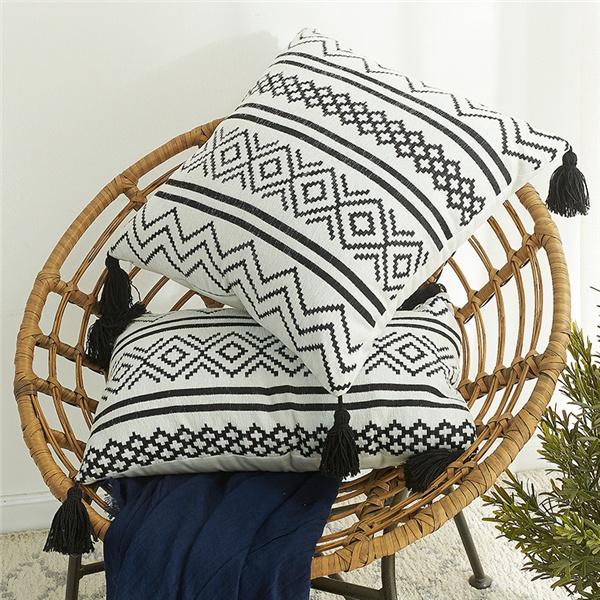 Soft Chenille Tassel Pillowcase Modern Geometric Jacquard Sofa Cushion Bohemian Moroccan White Black Lines Pillow Cover No Pillow Core