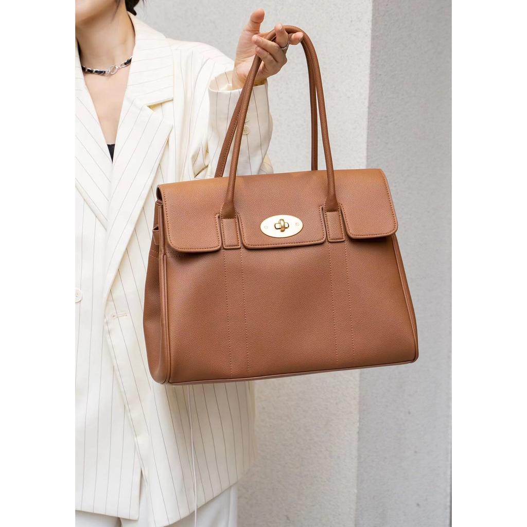 Слой головы из коровьей кожи на одно плечо, большая вместительная дорожная сумка, женская сумка, большая сумка, сумка для подмышек, сумка на одно плечо, Yuan Quan, сумка для юриста в том же стиле