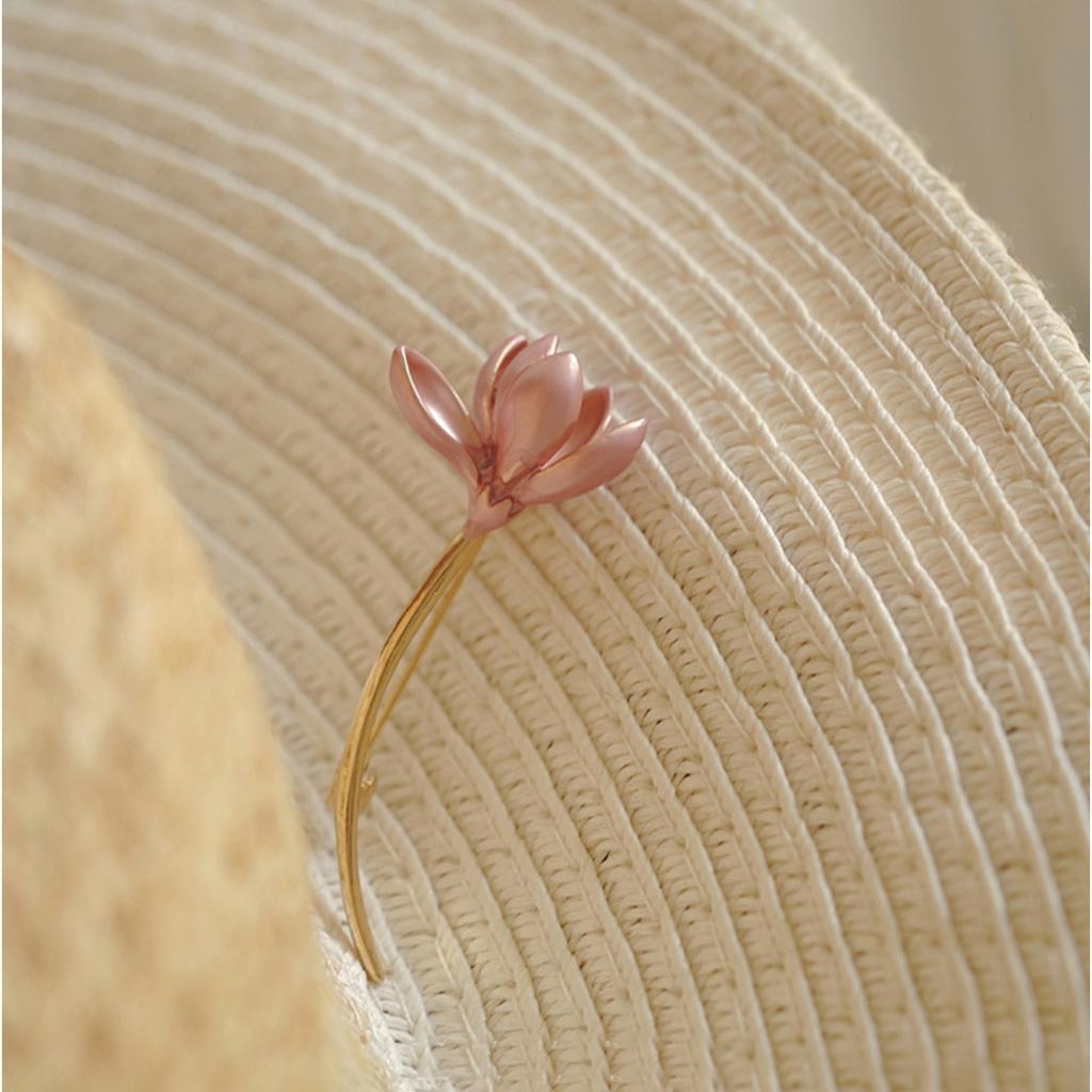 Изысканная брошь с розовым цветком лотоса, булавки для женщин и девочек, металлическая эмалированная этикетка с растением, шпильки для шляпы, кепки, пальто, японские модные аксессуары