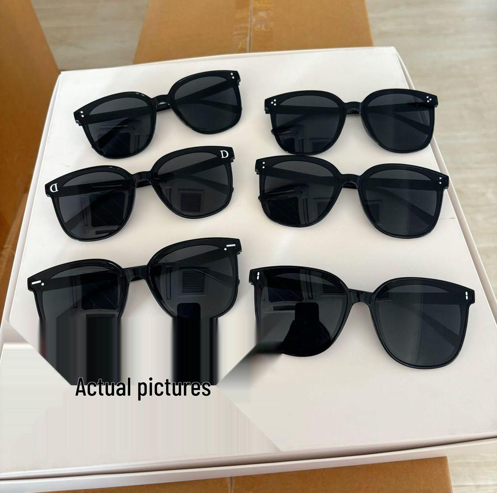 Солнцезащитные очки в стиле ретро с большой оправой - Простой, атмосферный дизайн для инфлюенсеров