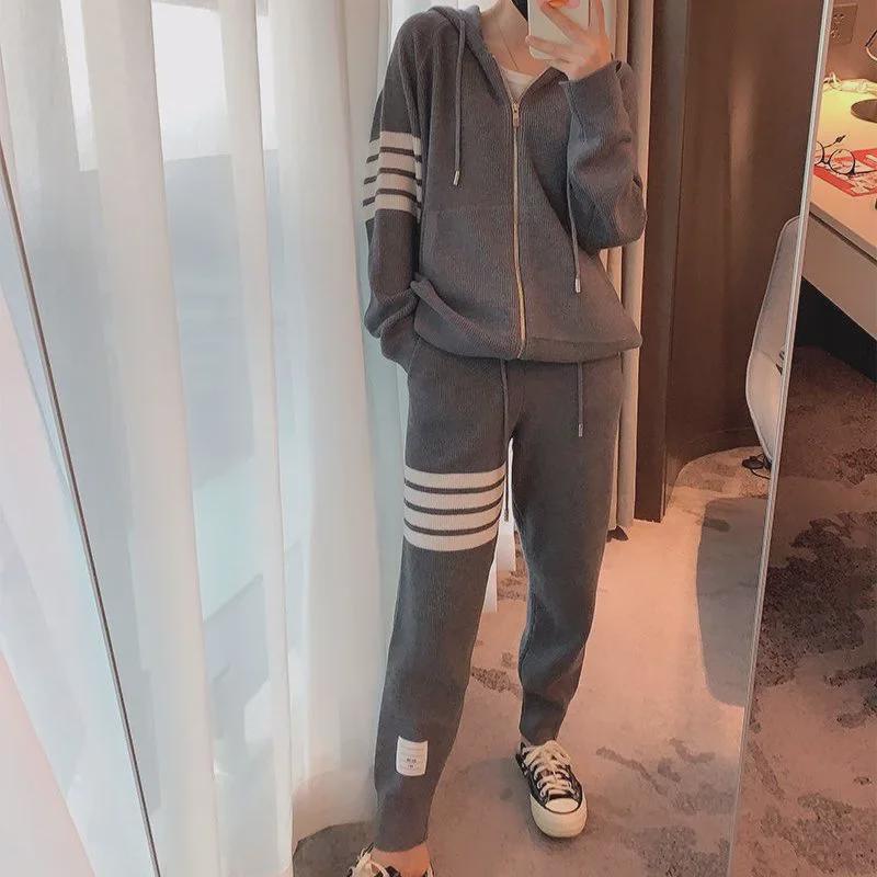 Женский повседневный спортивный костюм весна/осень: Модный комплект из двух частей: свитер-пиджак большого размера с четырьмя полосками